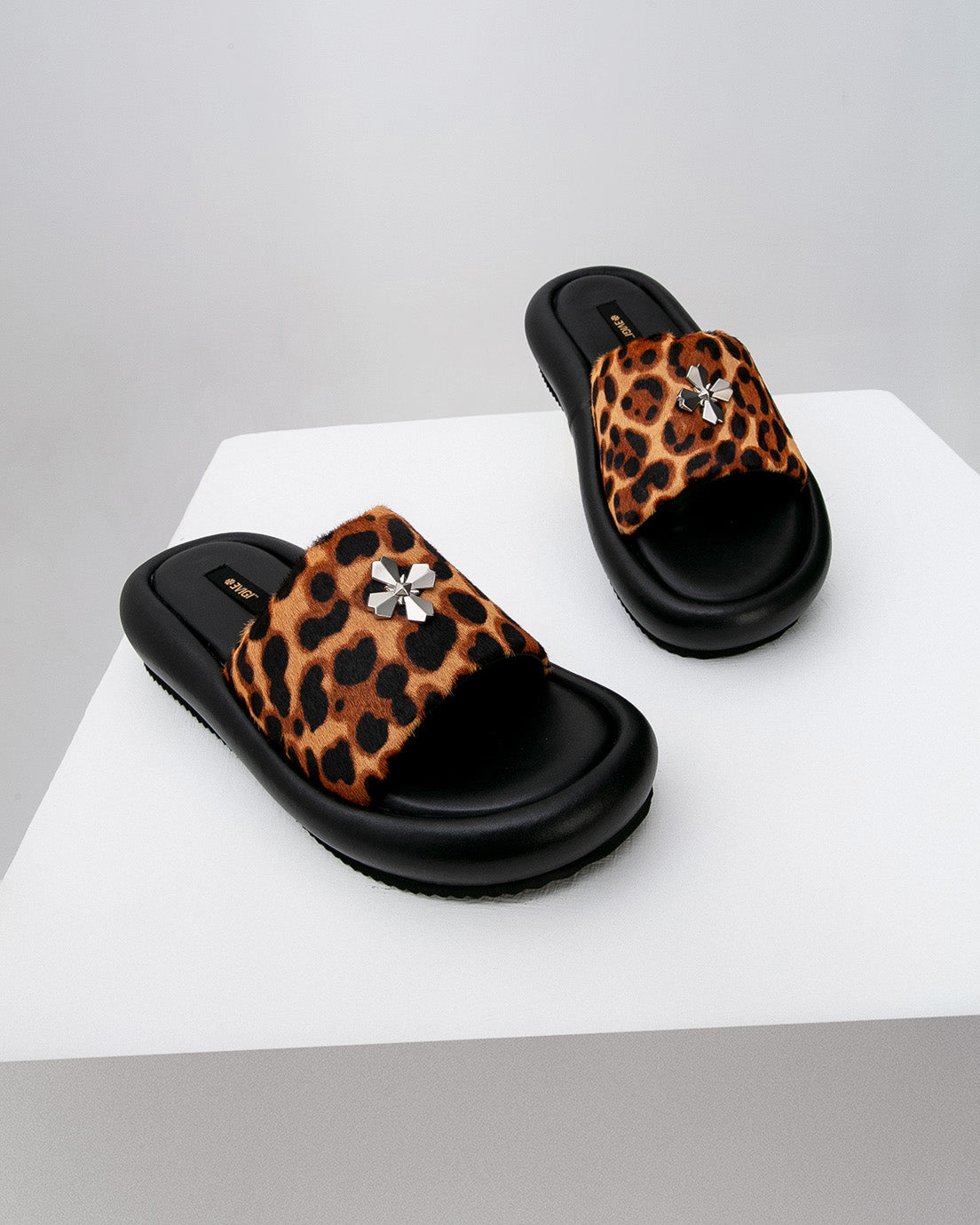 Leopard Platform Slides