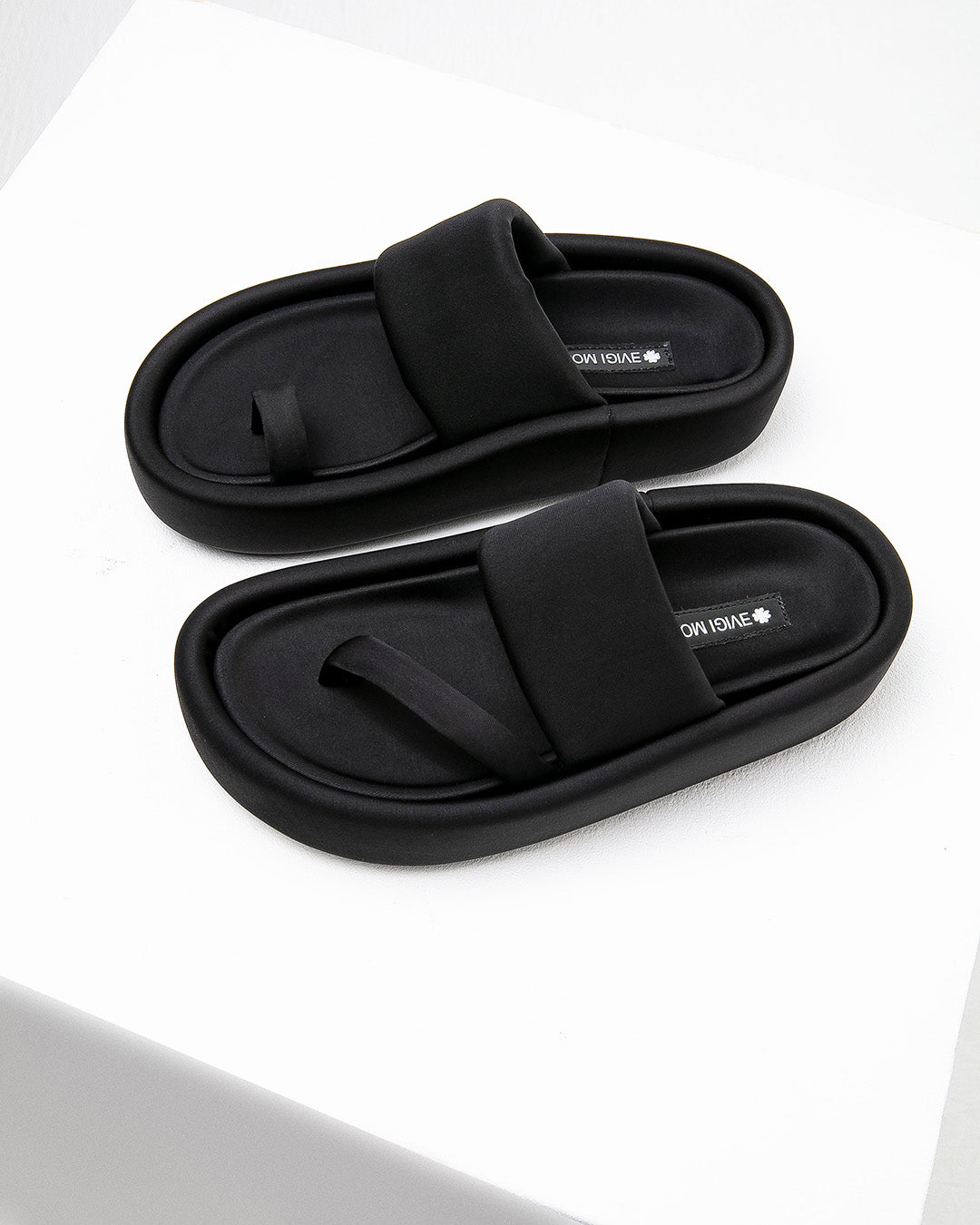 Black Toe Ring Slides