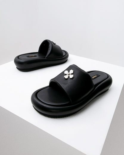 Pantolets